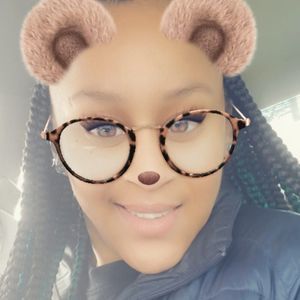 Meet your Posher, Roya